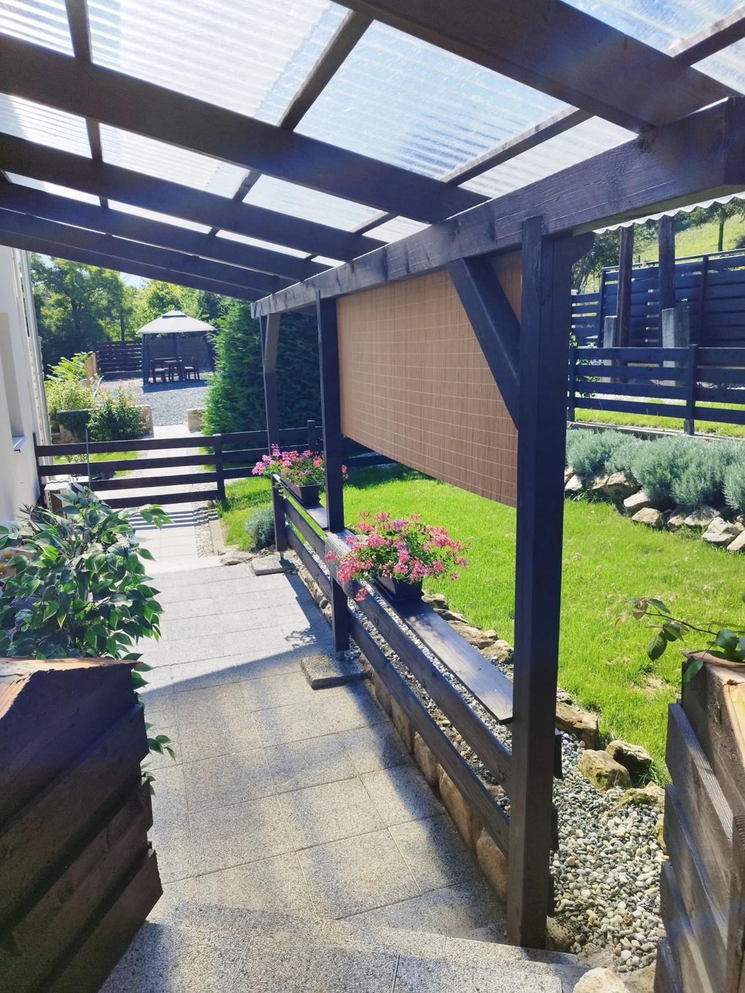 Holling Apartman Fertoboz Luaran gambar